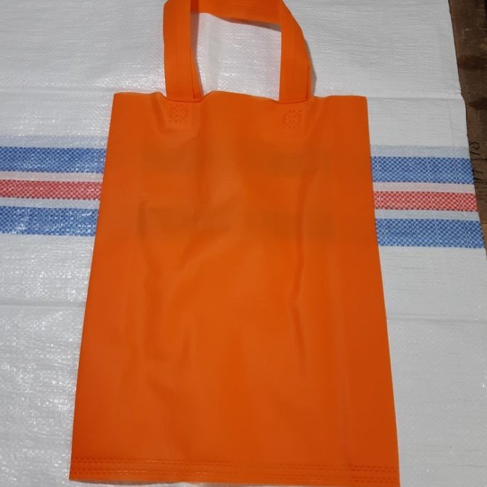 

1 lusin kantong kain spunbon warna