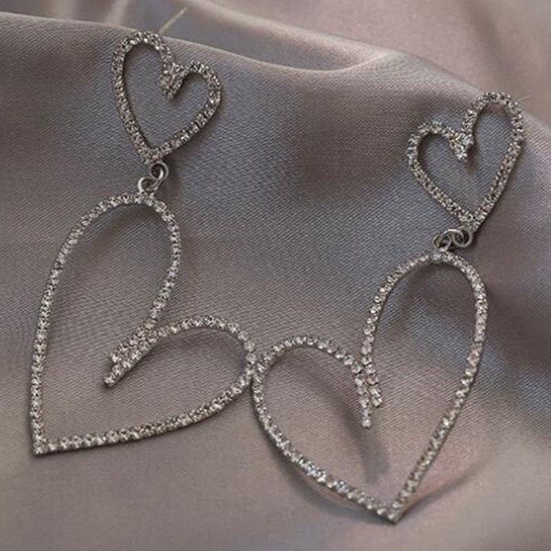 Anting Tusuk Gantung Desain Hati Hias Kristal / Berlian Imitasi Berkilau Untuk Wanita