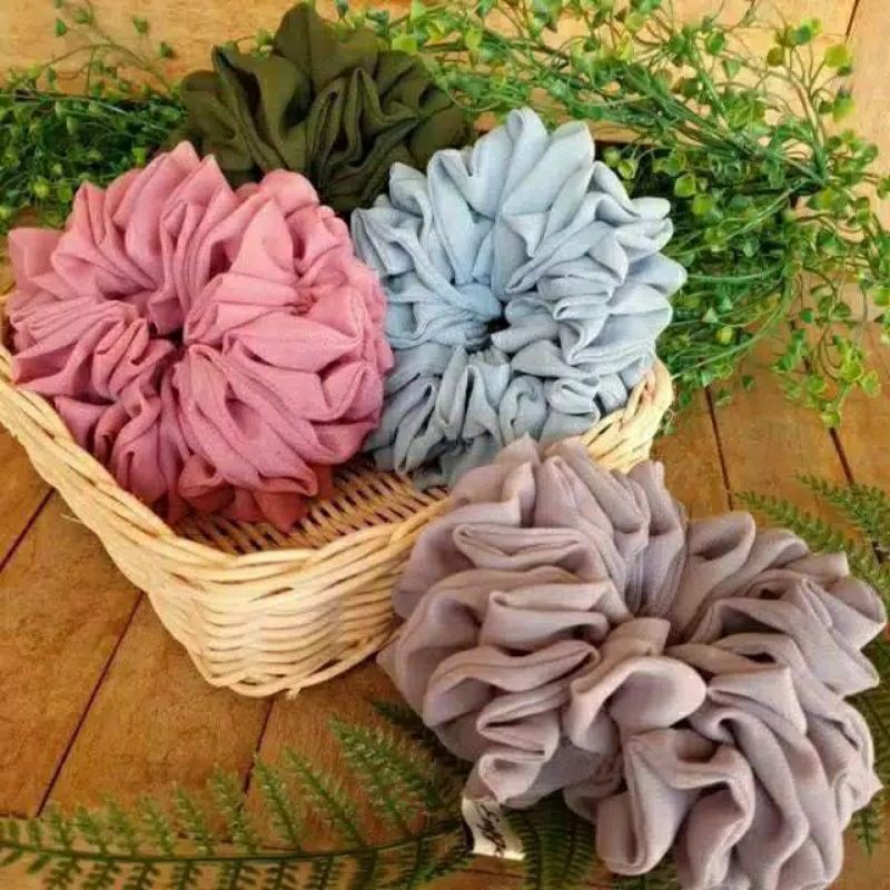 ikat rambut scrunchie / kunciran penambah volume rambut saat berjilbab