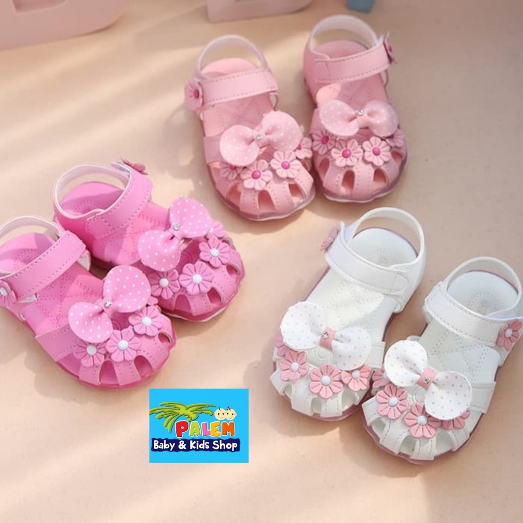 Sepatu MOTIF Bunga Anak Perempuan motif lucu