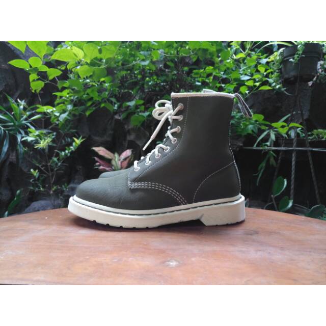 dr martens 13450