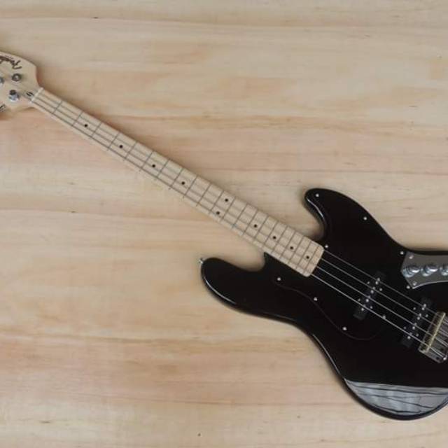 GITAR BASS FENDER JAZZ BASS