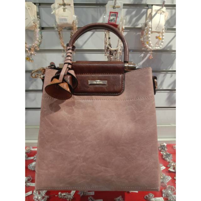Tas wanita Elizabeth// ori elizabeth // design yg menarik dan inspiratif // terdapat tali panjang