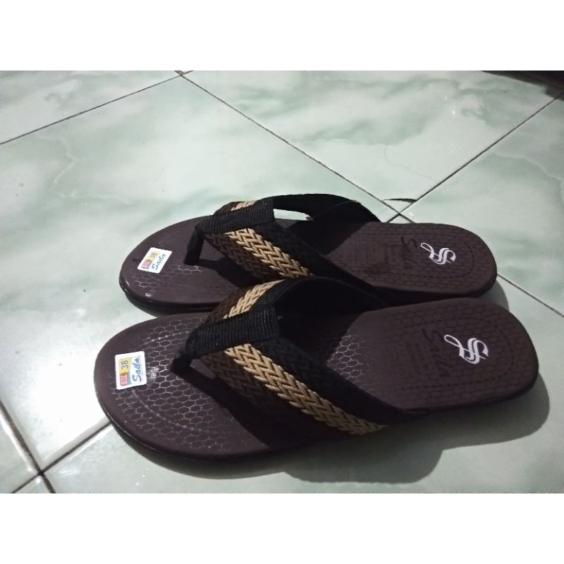 sandal  jepit turki kekinian Saila ukuran 37-40/sandal jepit turki terbaru