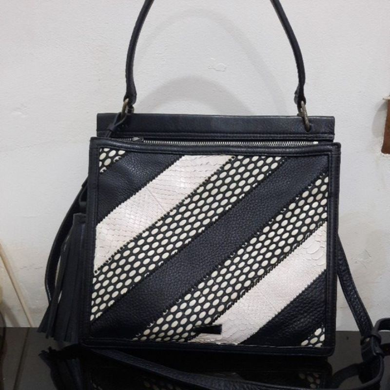 Preloved sling bag Rounge & Lounge