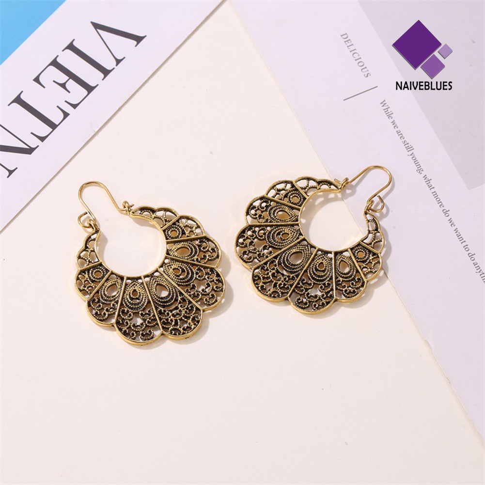 Anting Hoop Geometris Bentuk Bunga Hollow Out Gaya Vintage Untuk Wanita