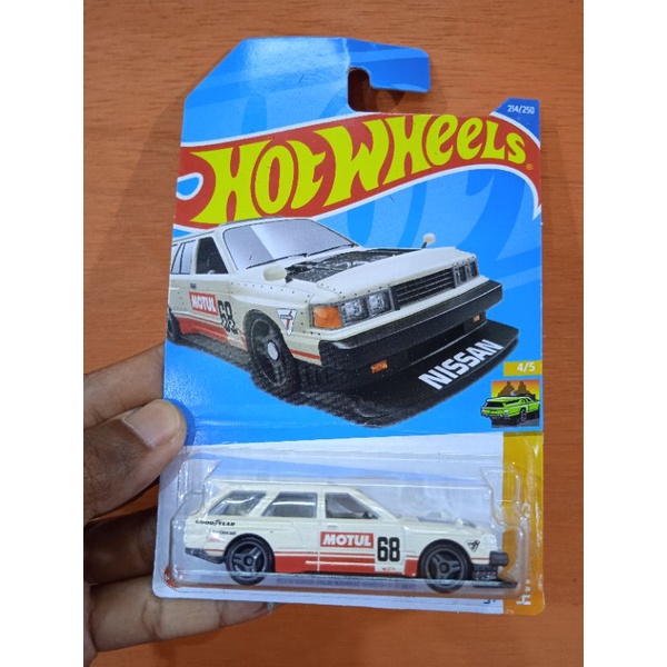 Hot Wheels Wagon Nissan Maxima