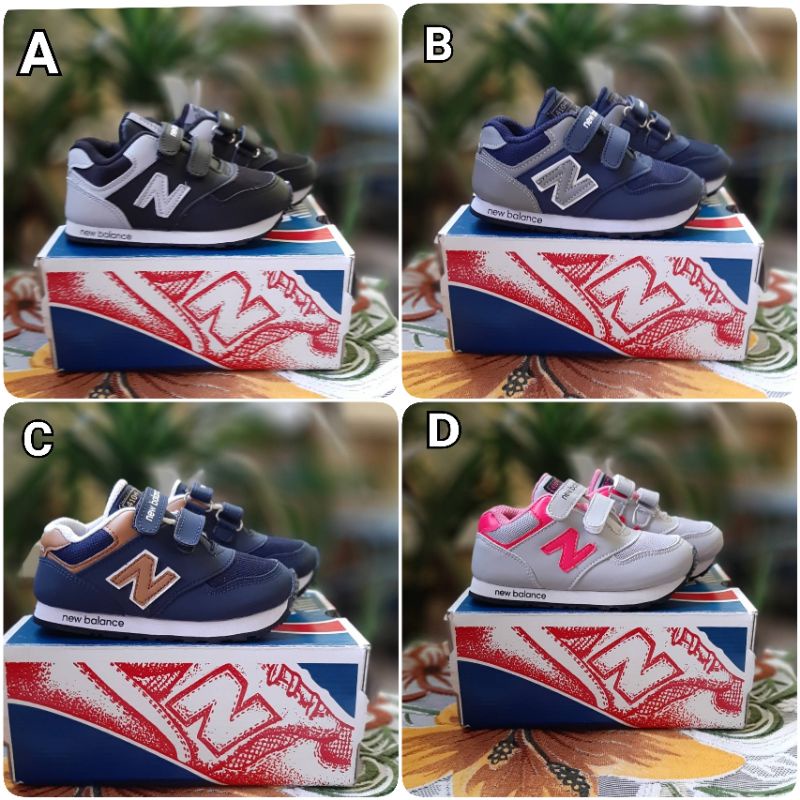 Sepatu sneakers anak N_B perekat laki laki dan perempuan