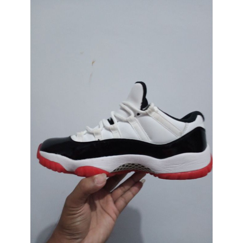 Sepatu Jordan 11 Retro Low Concord second Bukan Baru