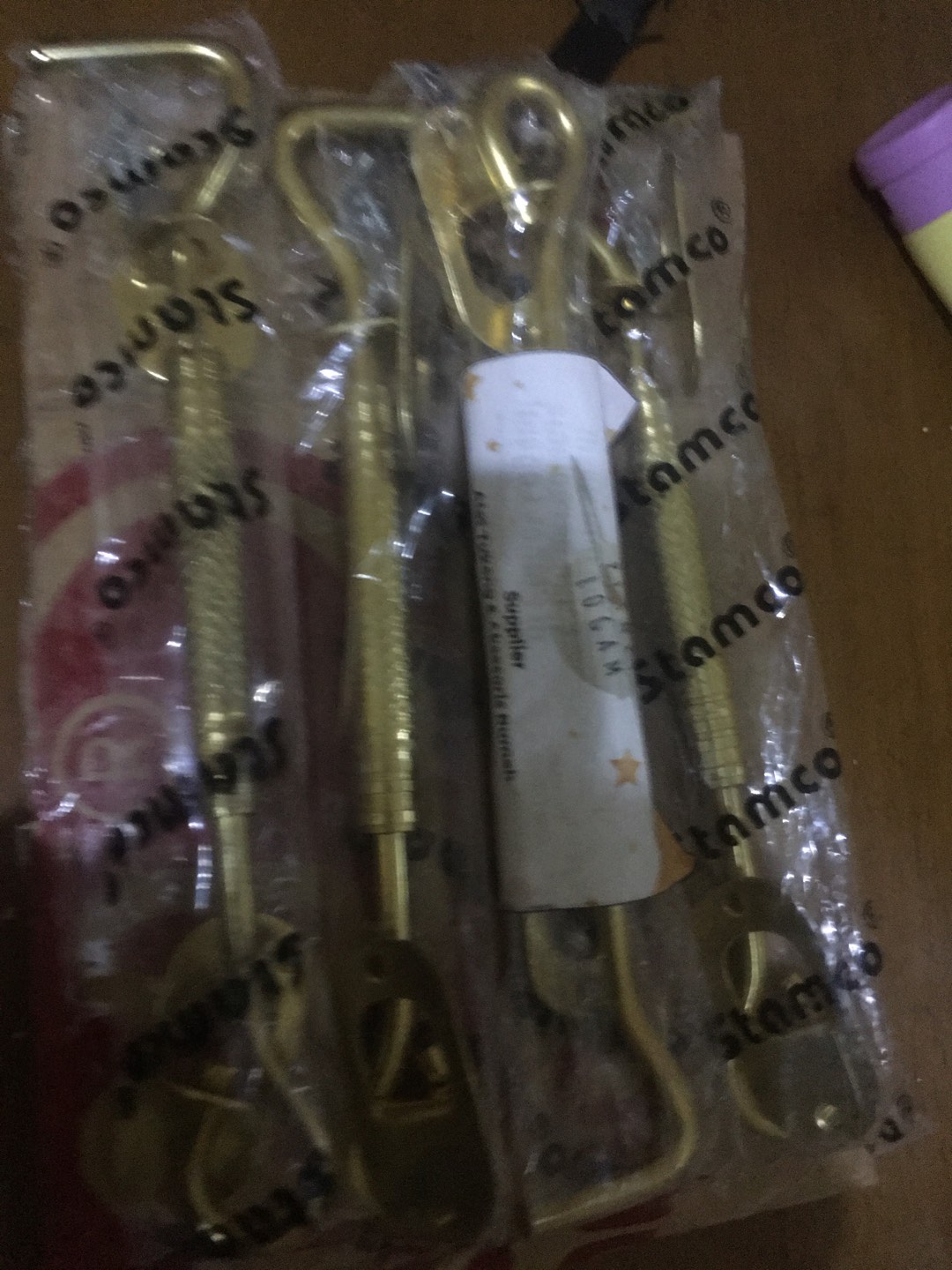 Hak Angin Kait Jendela Bulat Lis A Ukir Besar Kaki Oval Uk. 8 Stamco