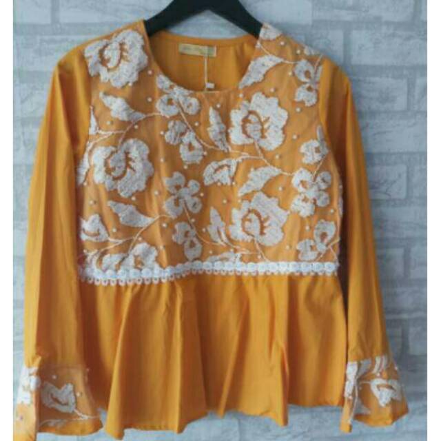 Blouse peplum aplikasi bordir dan mutiara tembak import bukan lokal