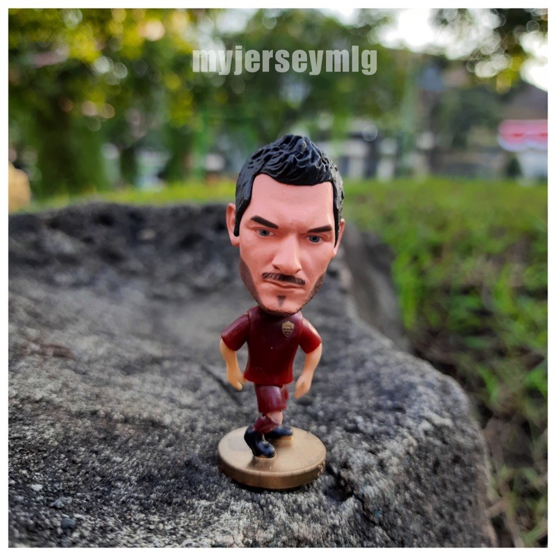 FIGURE MINIATUR PEMAIN SEPAK BOLA FRANCESCO TOTTI AS ROMA