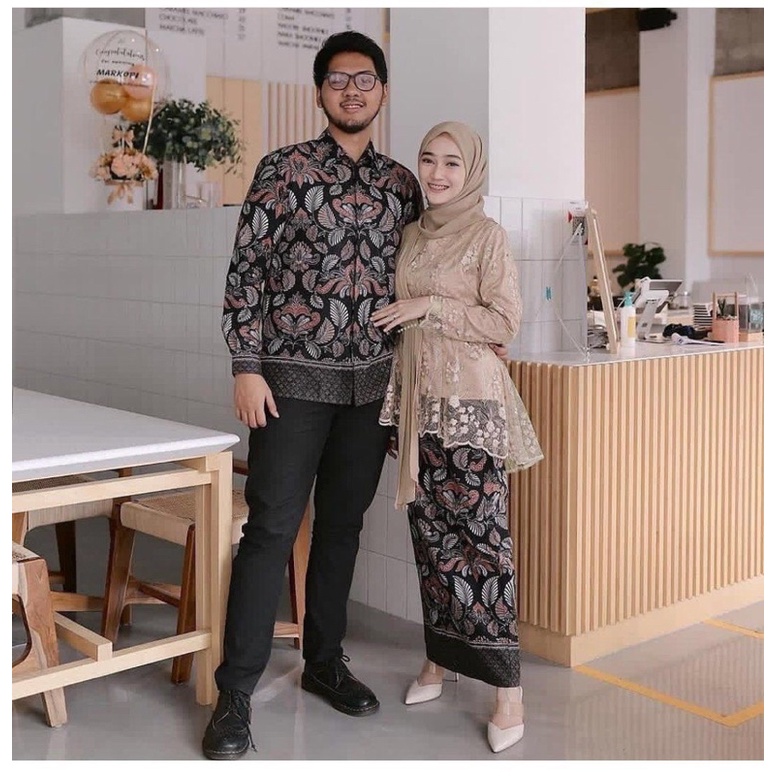 COUPLE BATIK MODERN/KEBAYA PASANGAN/BATIK SARIMBIT/BAJU PASANGAN/BATIK TERBARU