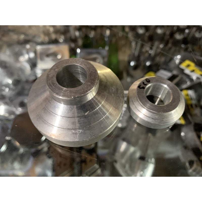 bosh tromol depan scorpio