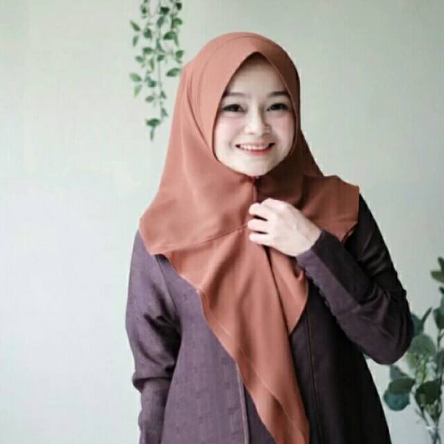 Aneuku Renata Khimar