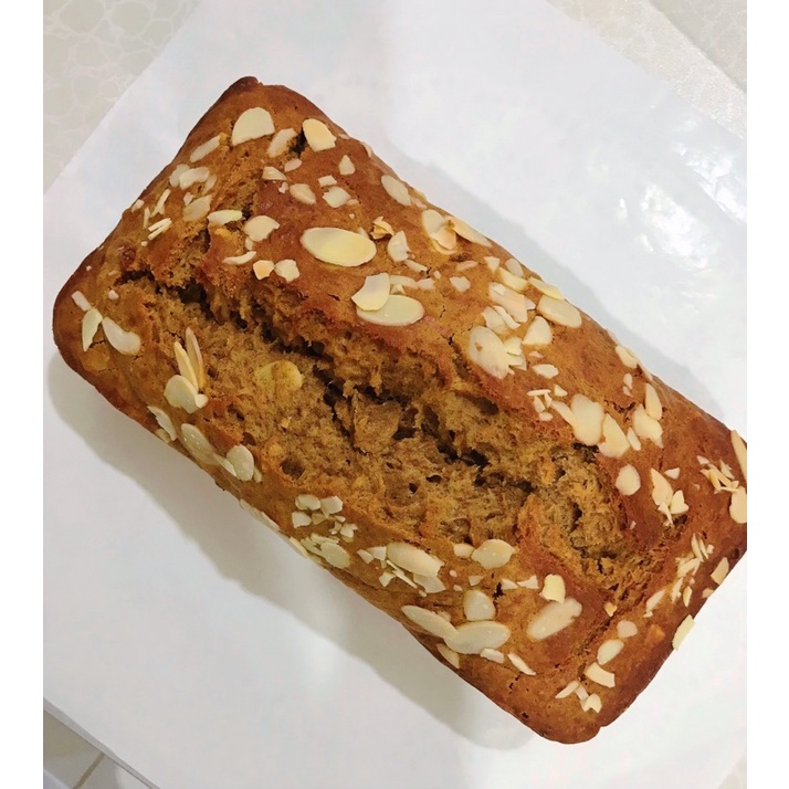 

Banana bread Madu Almond / tanpa gula / Bolu Pisang