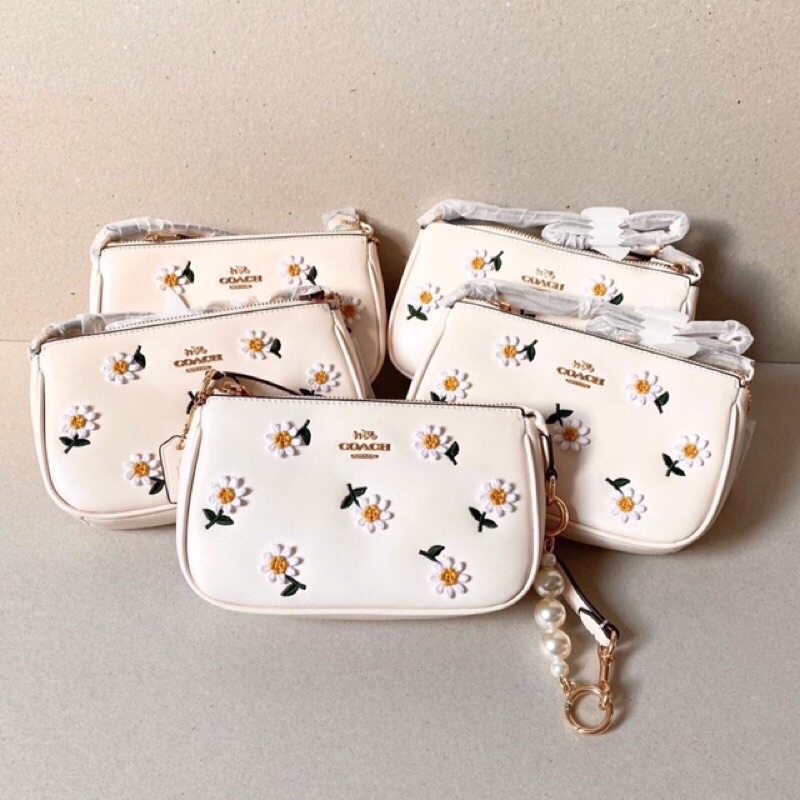 coach daisy mini