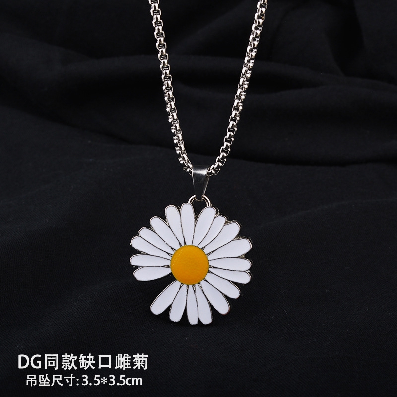 Kalung fashion Jepang dan Korea 18K rose gold kalung wanita sederhana rantai klavikula siswa baja ti