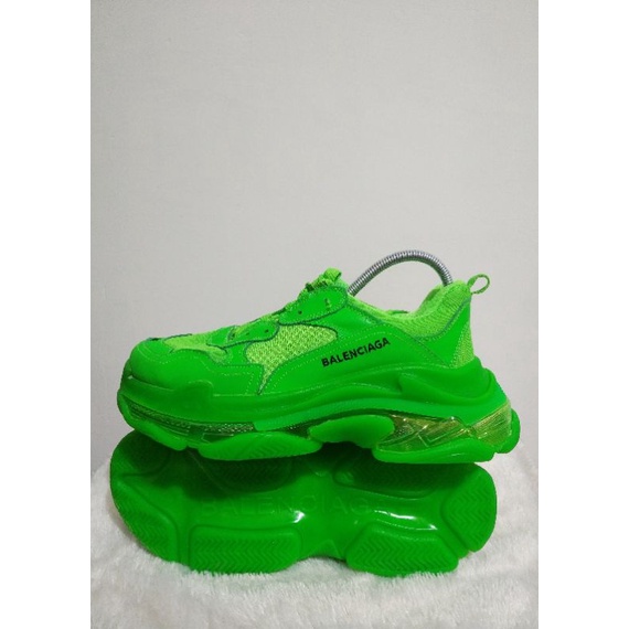 SEPATU BALENCIAGA PRELOVED sold