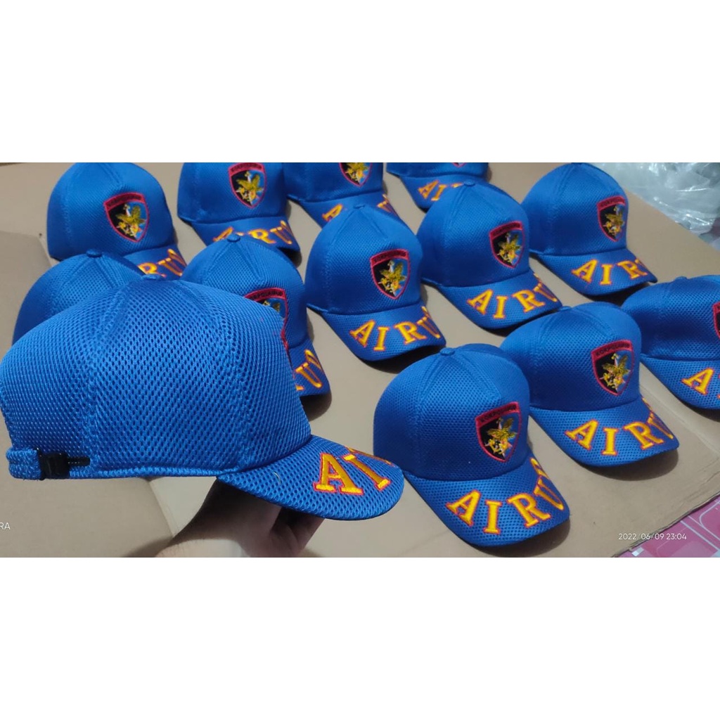 Topi biru airud