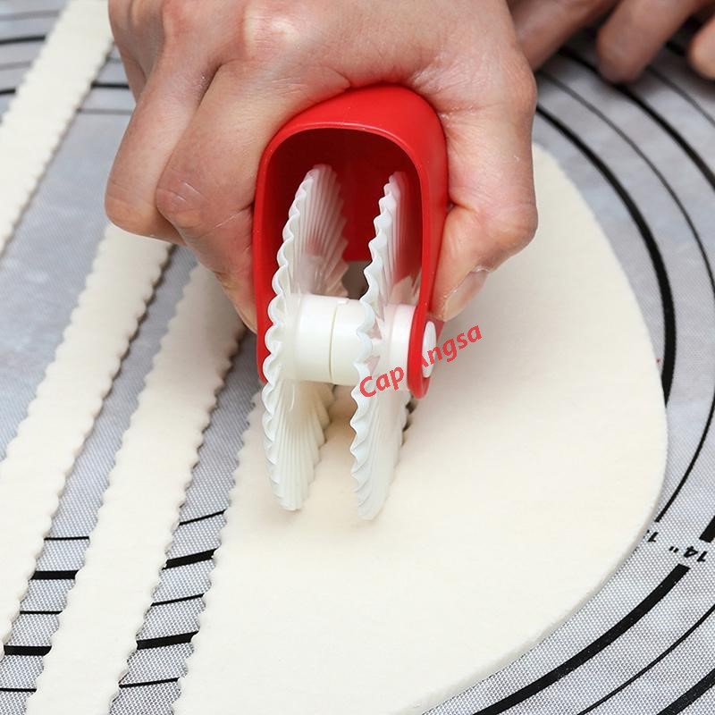 CETAKAN PASTEL CETAKAN PIE CURLING CUTTING WHEEL PASTRY ROLLER CUTTER COOKIES CUTTER PLASTIK POTONG