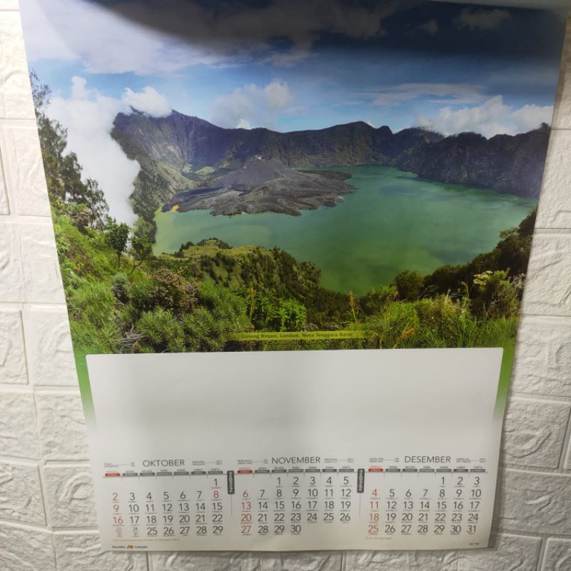 

kalender dinding 2022 triwulan pesona alam indonesia 1 . AO 109