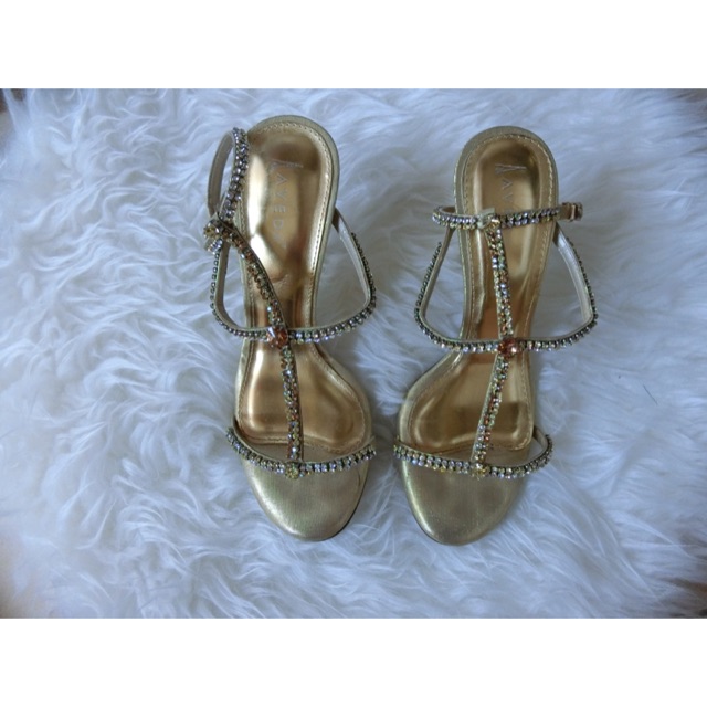 Preloved aveda party shoes gold