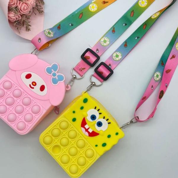 

Pasti Laris ✤ Tas Selempang Anak-anak Karakter Pop it!