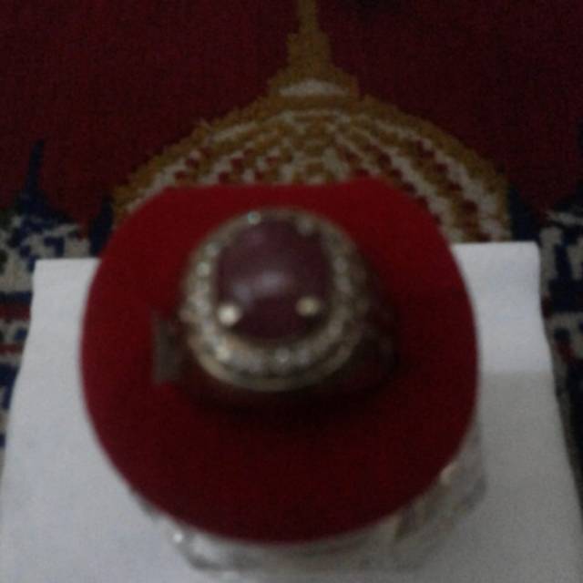 Batu cincin ruby daging