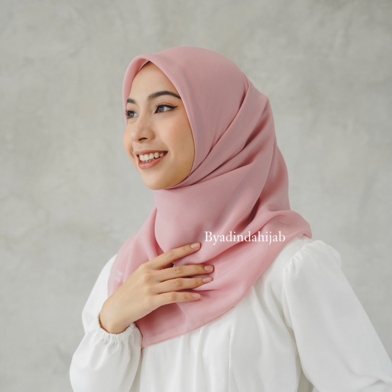 𝐁𝐘 𝐀𝐃𝐈𝐍𝐃𝐀 SEGIEMPAT BELLA SQUARE HIJAB PLAIN JILBAB POLLYCOTTON