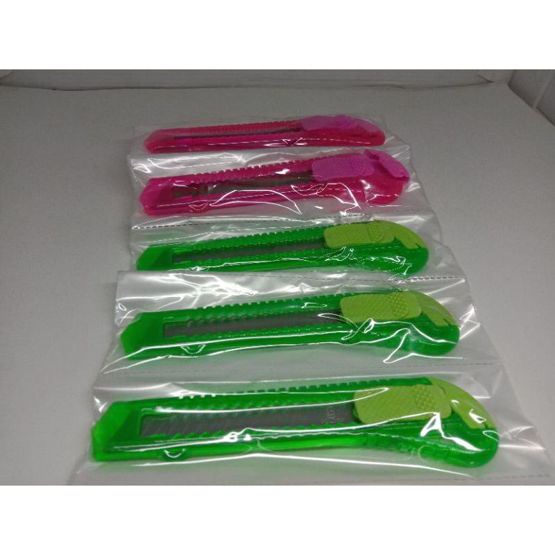 

Cutter transparan / Pisau cutter