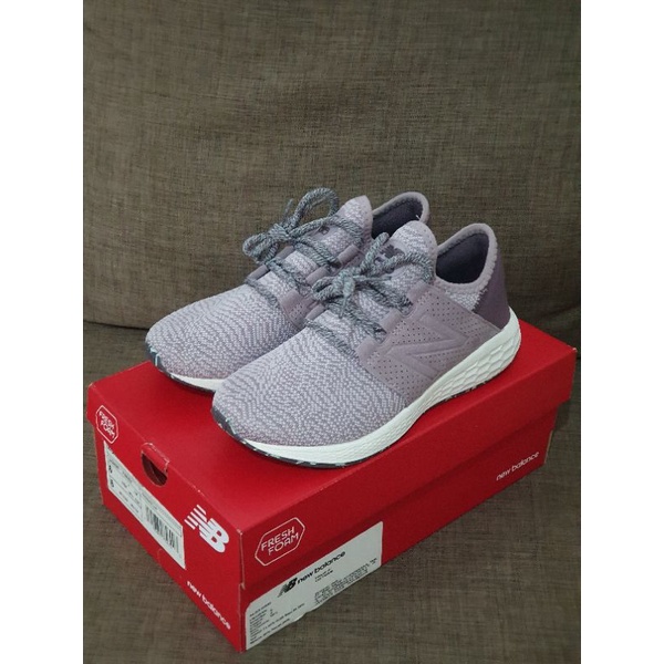 sepatu olah raga wanita new balance preloved