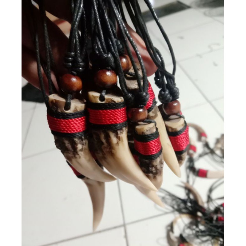 kalung etnik taring macan
