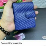 dompet kartu kancing