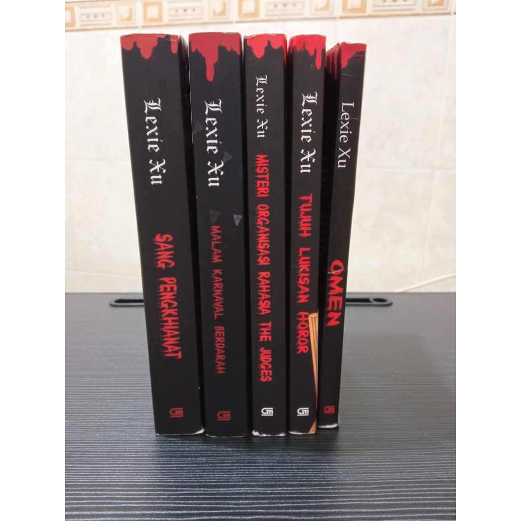 NOVEL LEXIE XU - OMEN SERIES