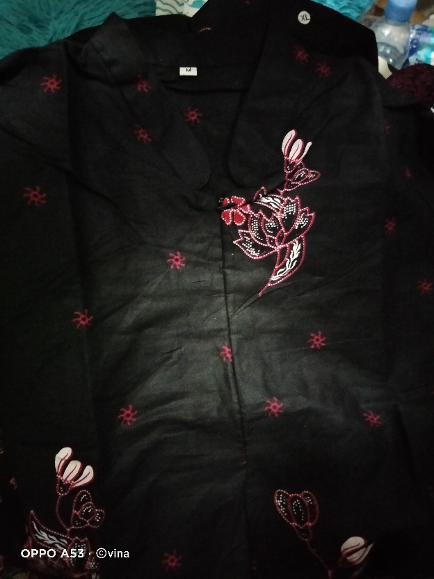 Baju Batik Couple Keluarga Motif Sakura Merah