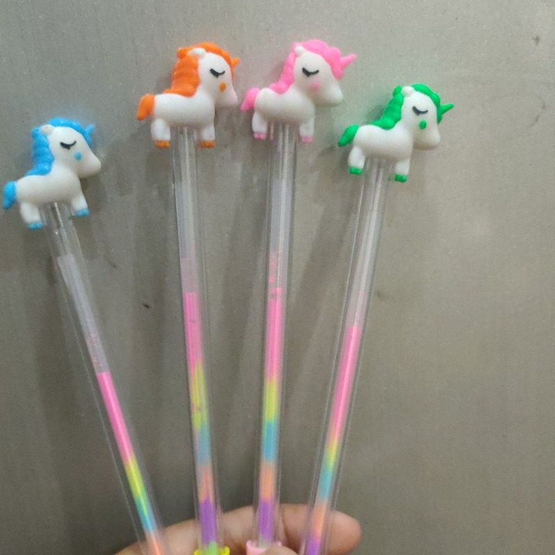 

Pulpen pelangi motif unicorn