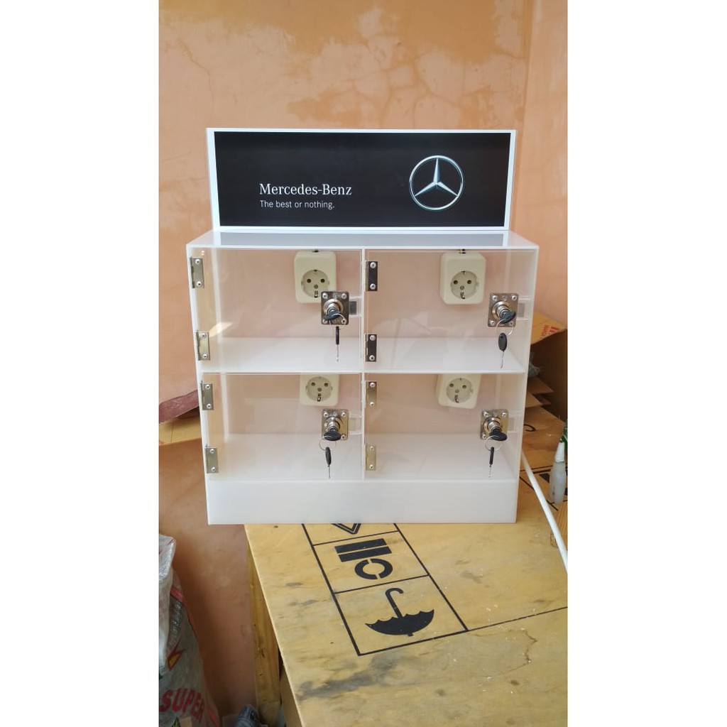 Box Charger Hp Bahan Akrilik 4 Pintu