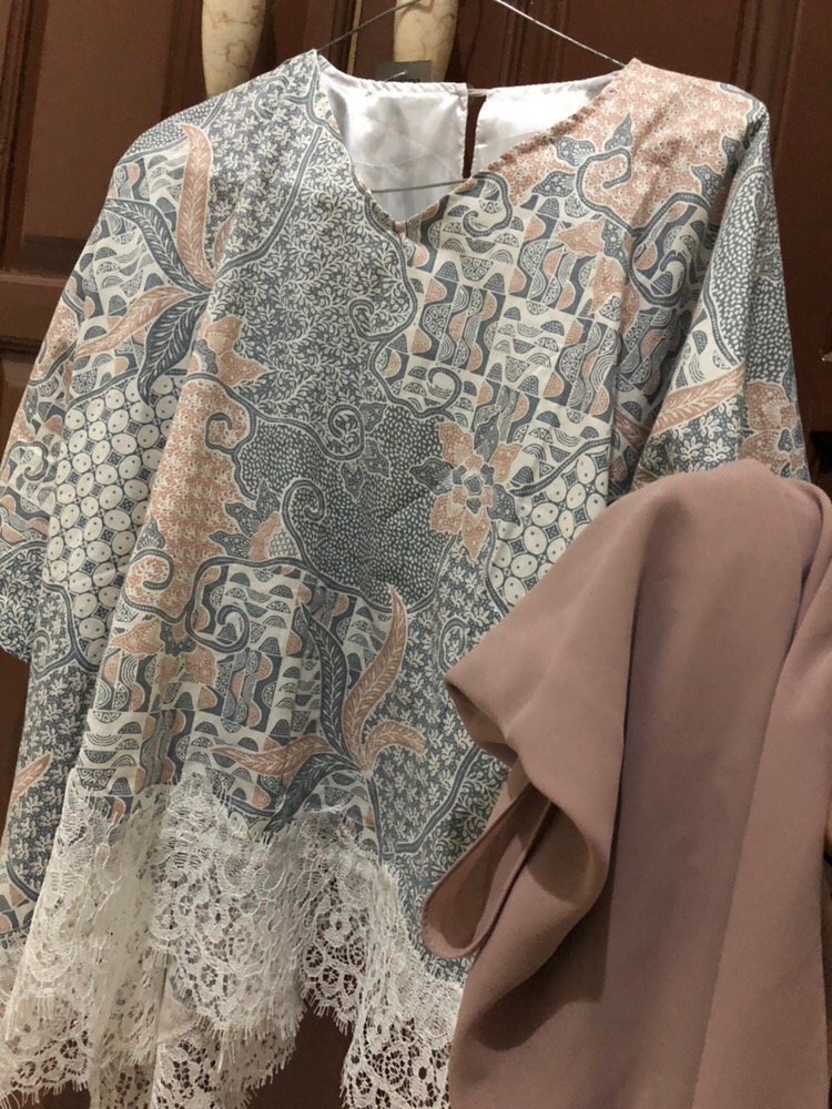 Kalyana Batwing Blus Atasan Wanita #2 Soft Renda Batik Kondangan Casual Kekinian