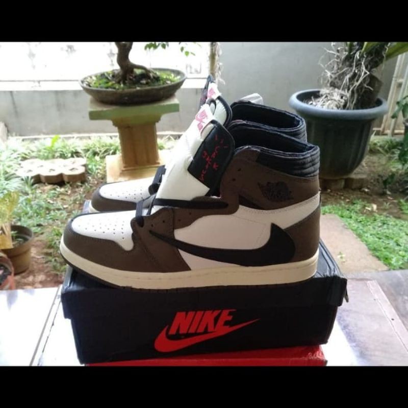 Sneakers Basket Air Jordan 1 HIGH Travis Scott