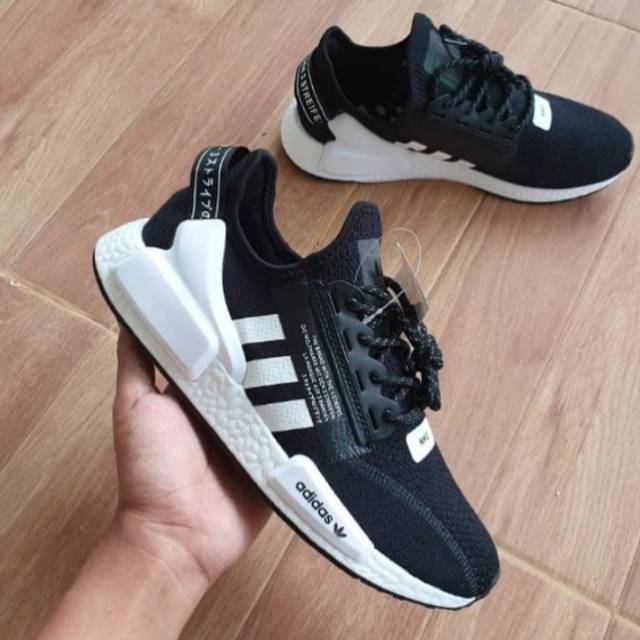 Adidas NMD R1 V2 "Black White"
