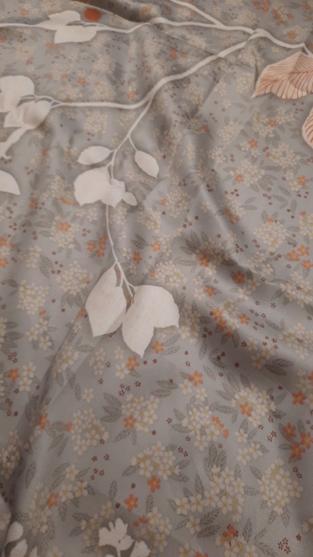 Moon Kain Sprei Meteran Sutra Tencel Serat Organik Minimalis Daun Modern Kalem Hijau Soft Pastel