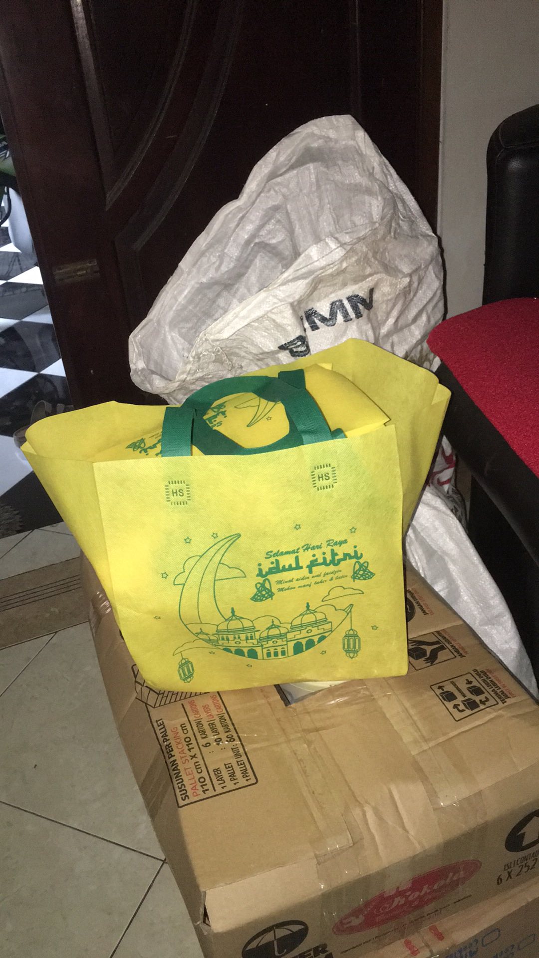 Grosir Tasbox Uk 25x25 Polos