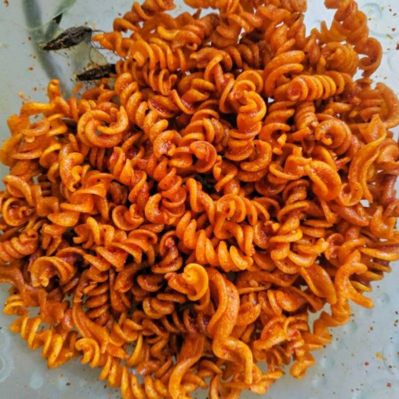 

Camilan Nagihin | Kemasan Plastik -/+ 90gr | Makaroni Ulir | Makaroni Spiral | Makroni ulir bantet