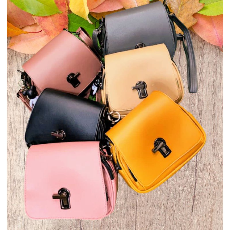 TAS WANITA / TAS SELEMPANG WANITA / BISA COD