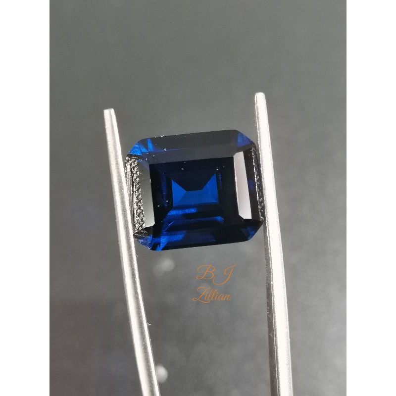 King Safir Premium Quality 9x7 - 14x12 MM Emerald Shape - Vivid Blue