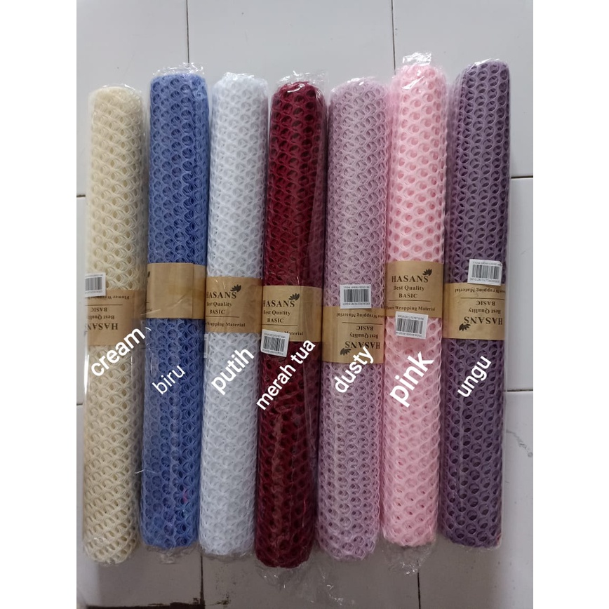 

cellophane circle polynet bouqet