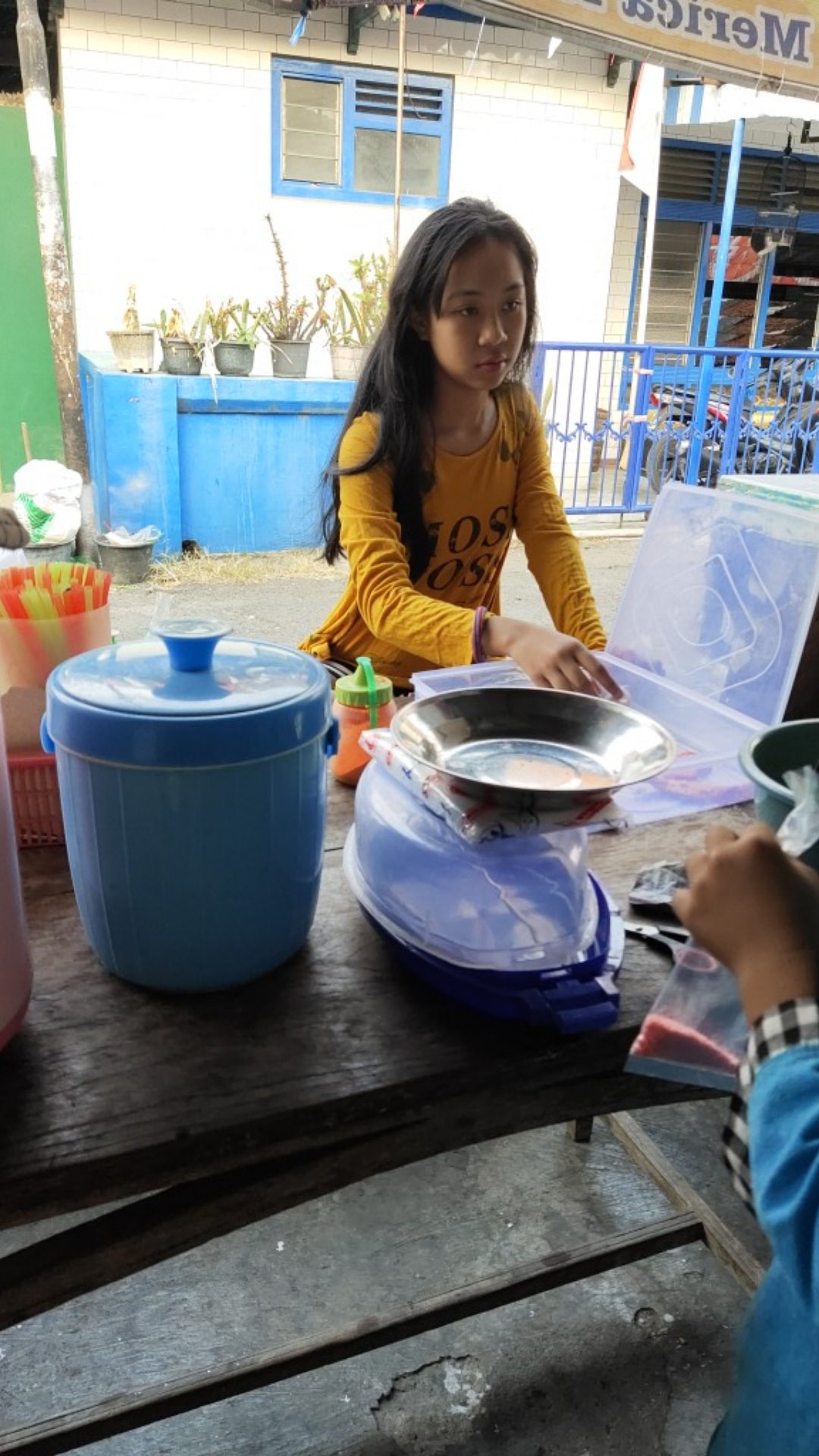 Kain Furing Emboss 1.20m/ Spundbond Emboss/ Wallpaper Dinding Emboss