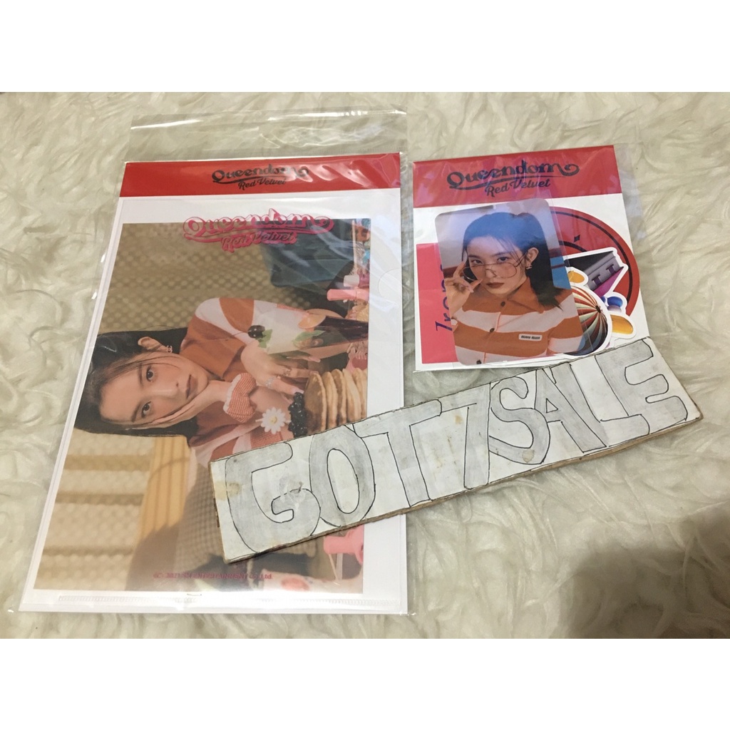 RED VELVET QUEENDOM MD LUGGAGE STICKER HOLOGRAM PHOTOCARD PC SET IRENE OFFICIAL