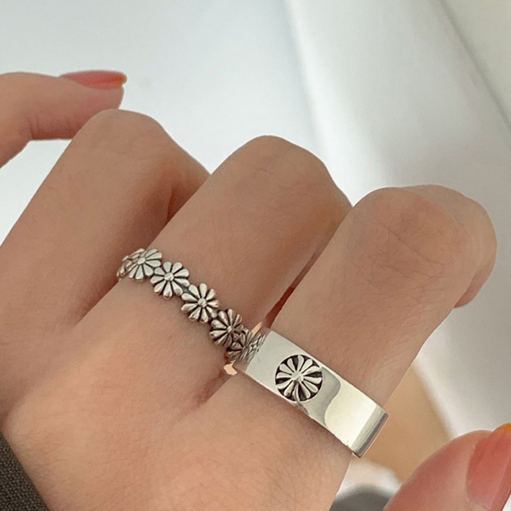 Cincin Model Terbuka Desain Bunga Daisy Bahan Metal Gaya Korea Untuk Wanita